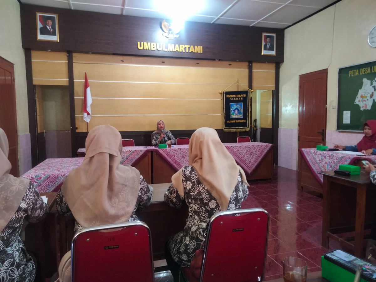Pertemuan rutin PKK Kalurahan umbulmartani bulan Juli dsihadiri Oleh PKK Puntuk