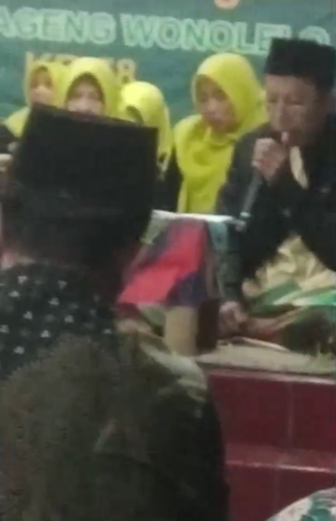 Pengajian di saparan dr dsn meces