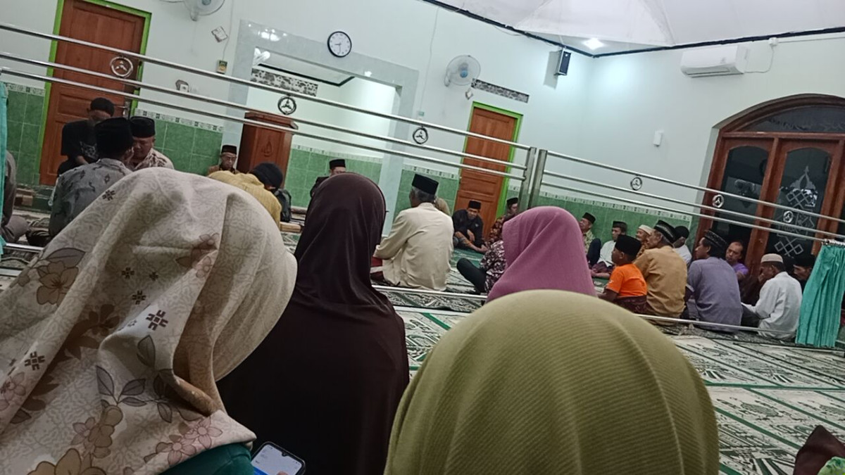 Pengajian rutin malam jumat pon masjid cilikan