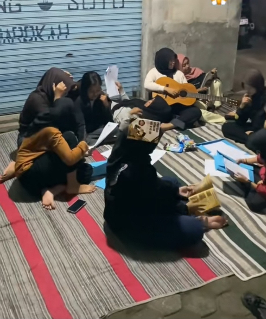 Kegiatan karang taeuna jelang 17san dr dsn meces