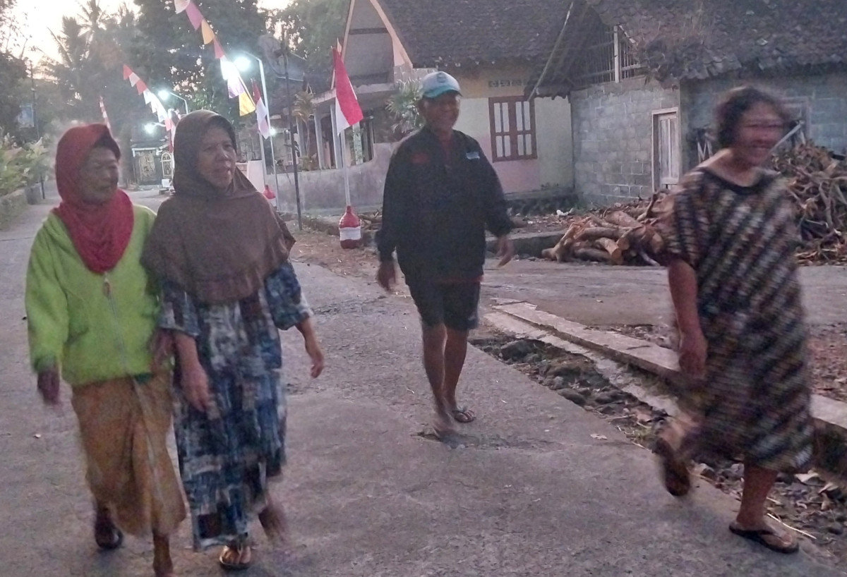 Jalsn jalan pagi lansia dsn meces