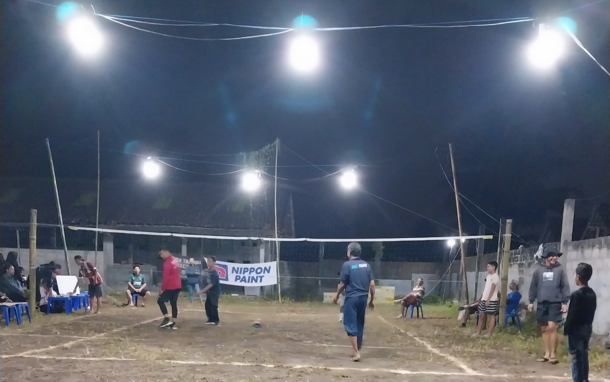 Pertandingan volly plasrik bapak bapak dsn meces