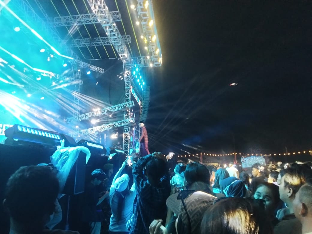 Warga Puntuk berpartisipasi dalam Konser kebangsaan dalam rangka harlah 13 pondok pesantren "ora aji"