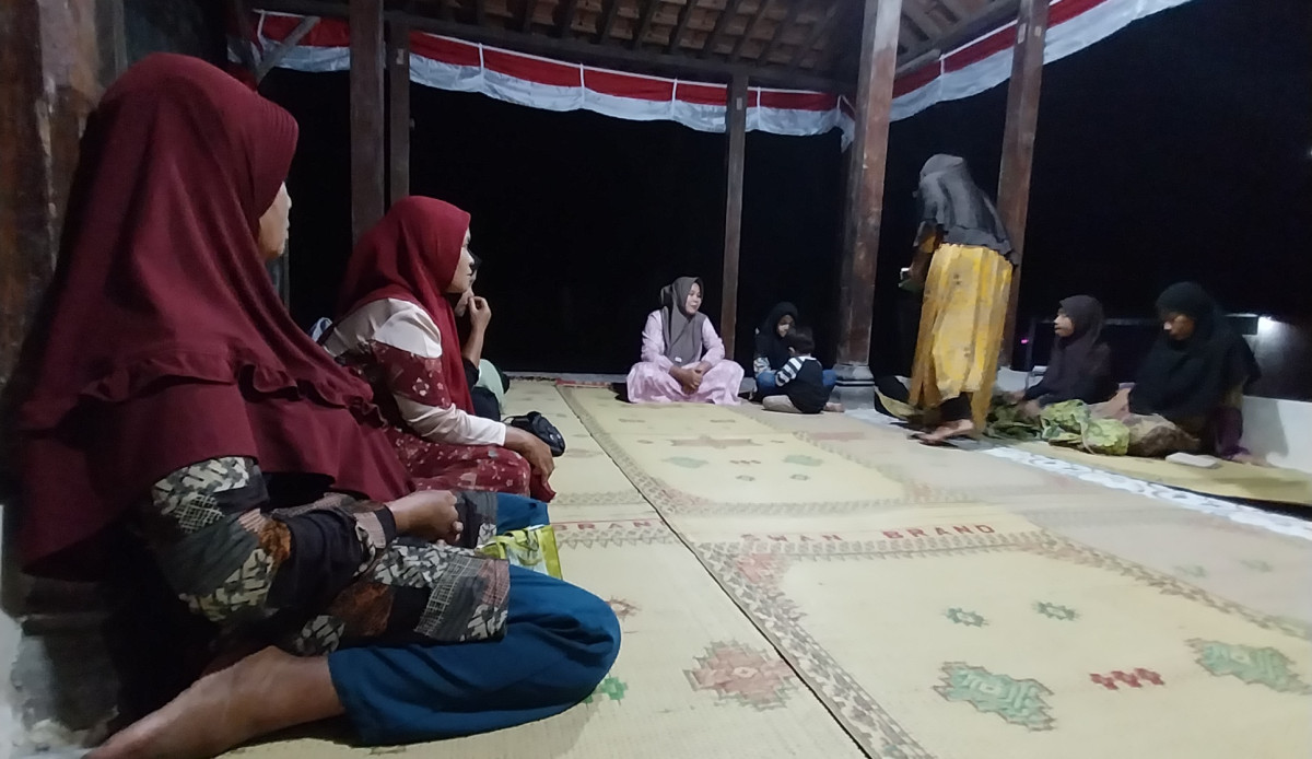 Yasinan ibu ibu rt 03 dr dsn meces