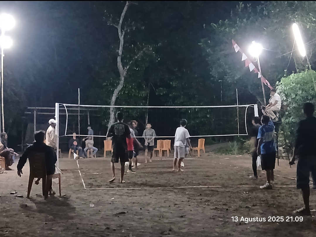Pertandingan voly ball bapak dusun cilikan