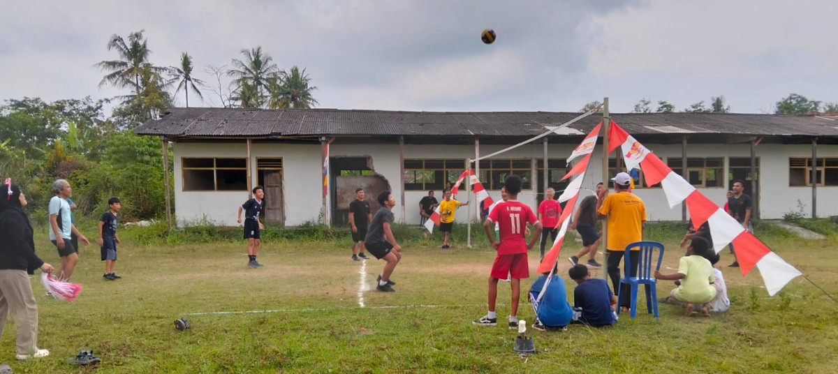 Lomba Volly antar RT utk HUT RI Pamungkas Ngemplak 2