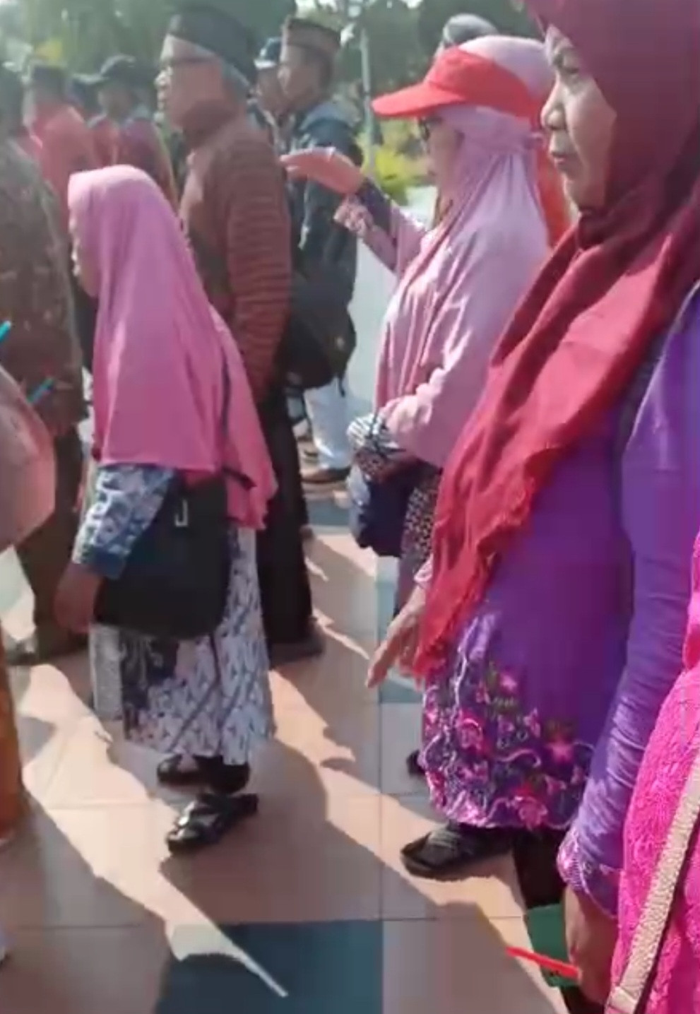 Ciaroh ke makam pahlawan dr dsn meces