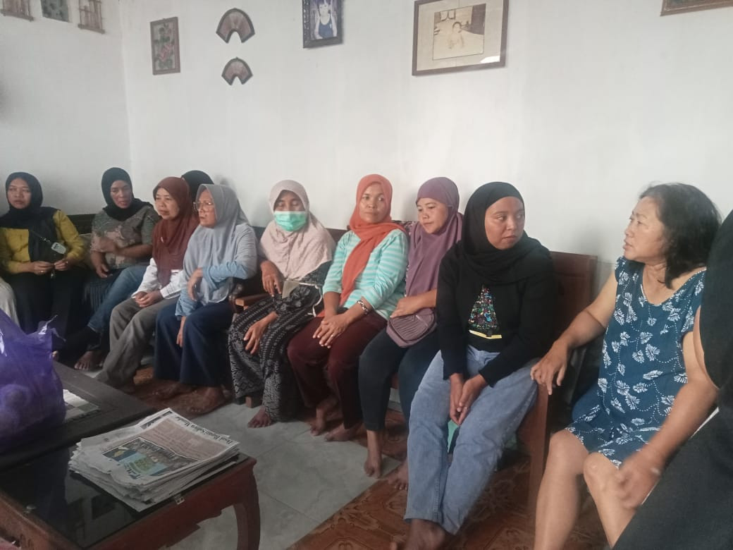 Menenhok warga yg sakit dr dsn meces