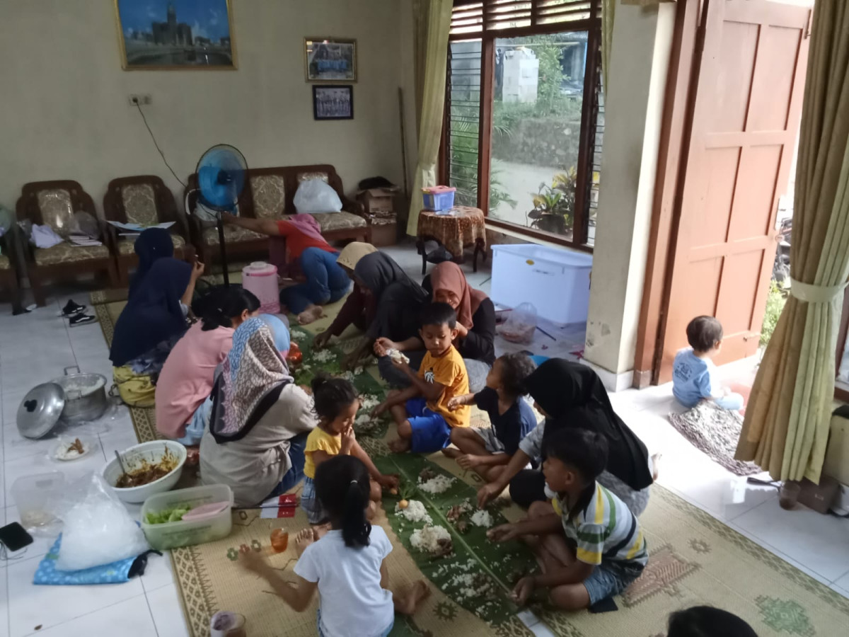 Makan makan rt 03 dsn meces