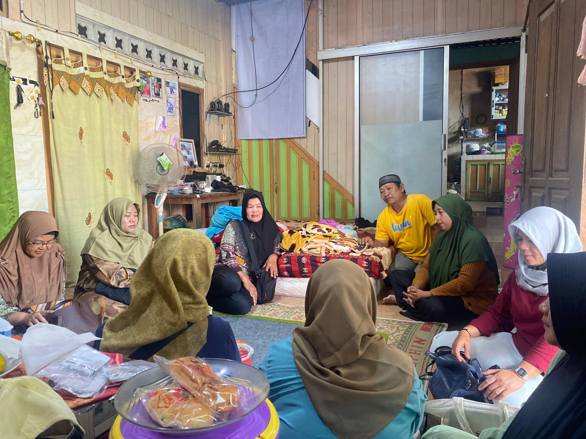 Menjenguk pak dukuh supriyono yg sedang terkena gejala tipes