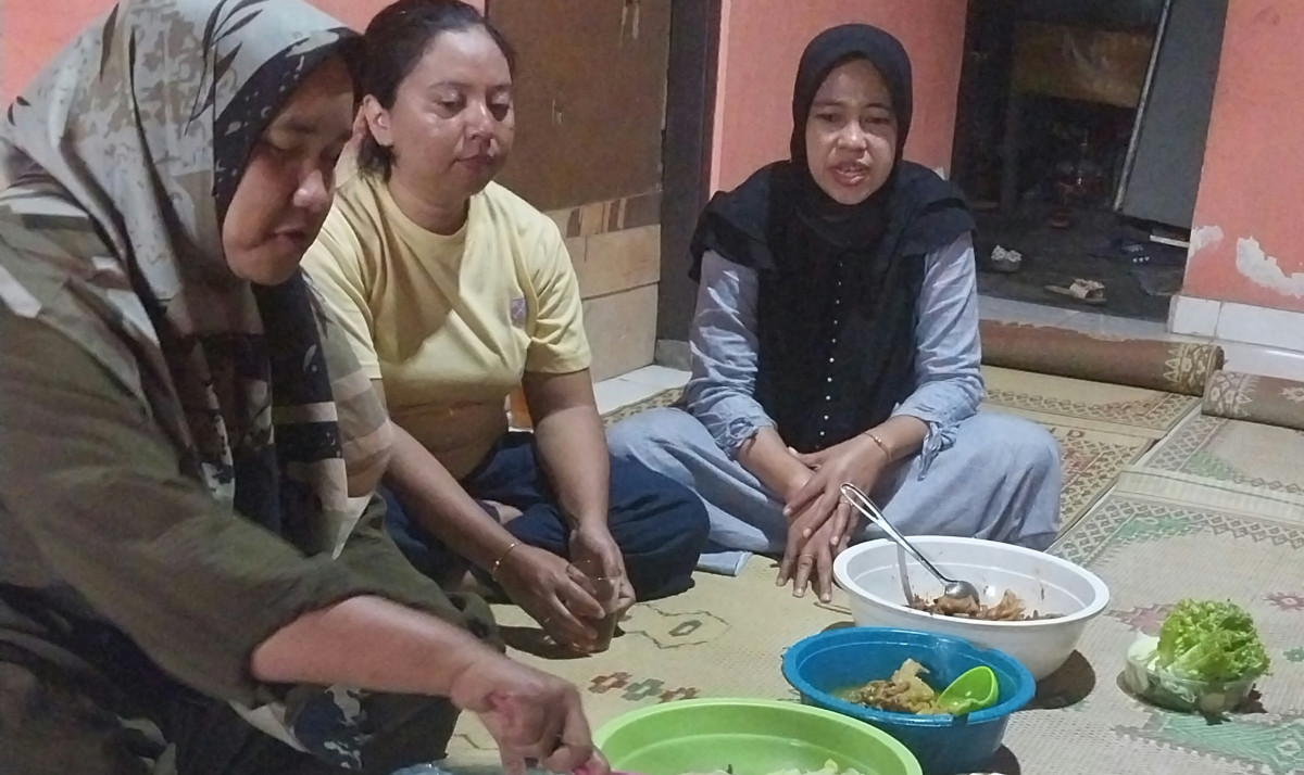 Makan bareng ibu ibuvrt 03 dsn meces