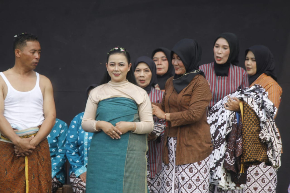 Prosesi tingkepan dusun sapen