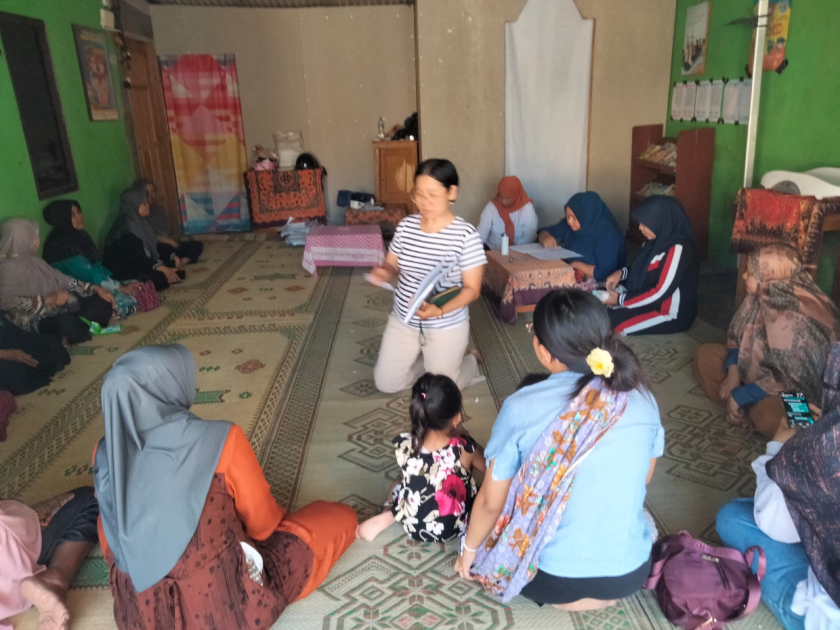 Pertemuan rutin pkk RT 02 Dongkelsari Puntuk