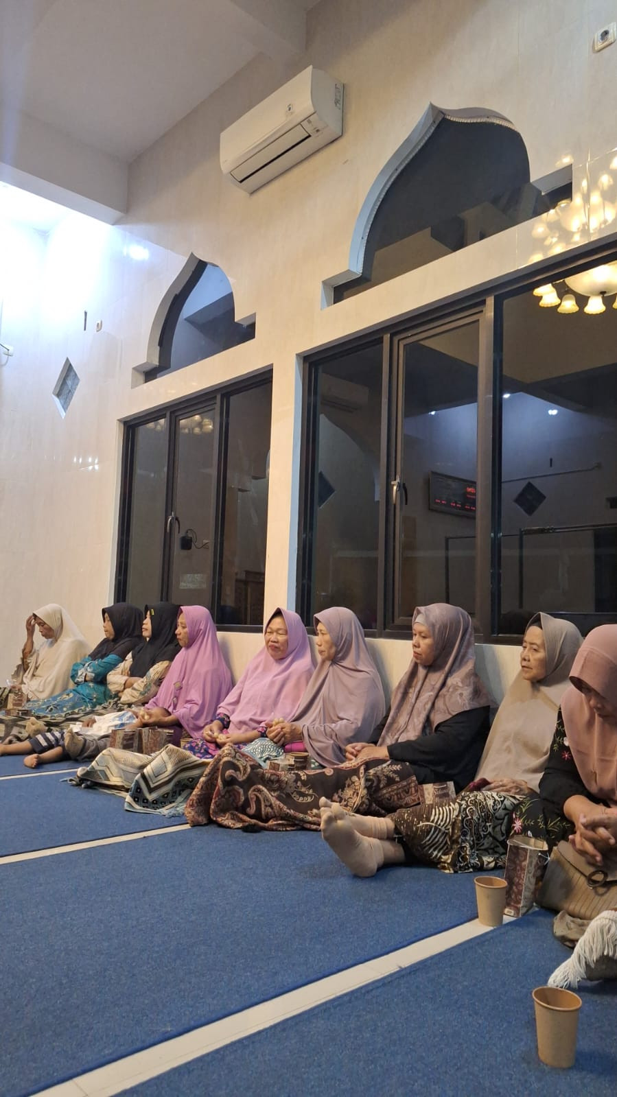 Pengajian rutin malam ahad kliwon warga dongkelsari Puntuk di masjid Al falah
