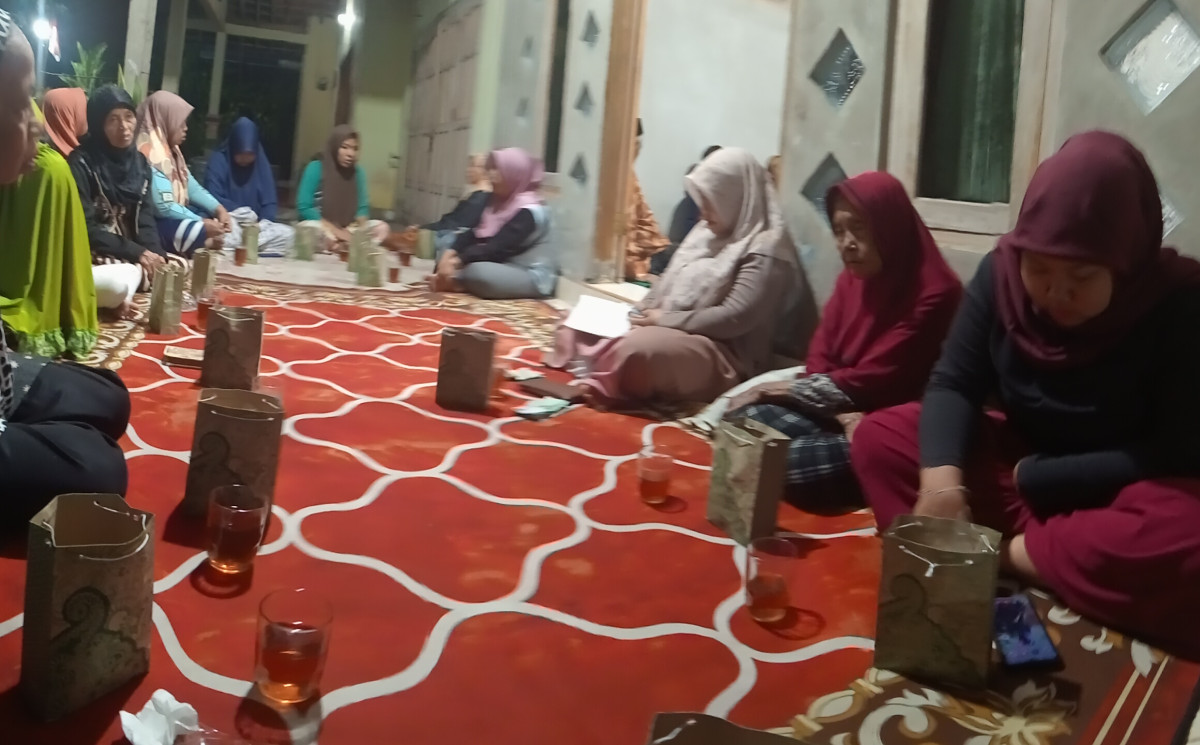 Pertemuan rutin RT 03 ,04 Dusun Tanjung