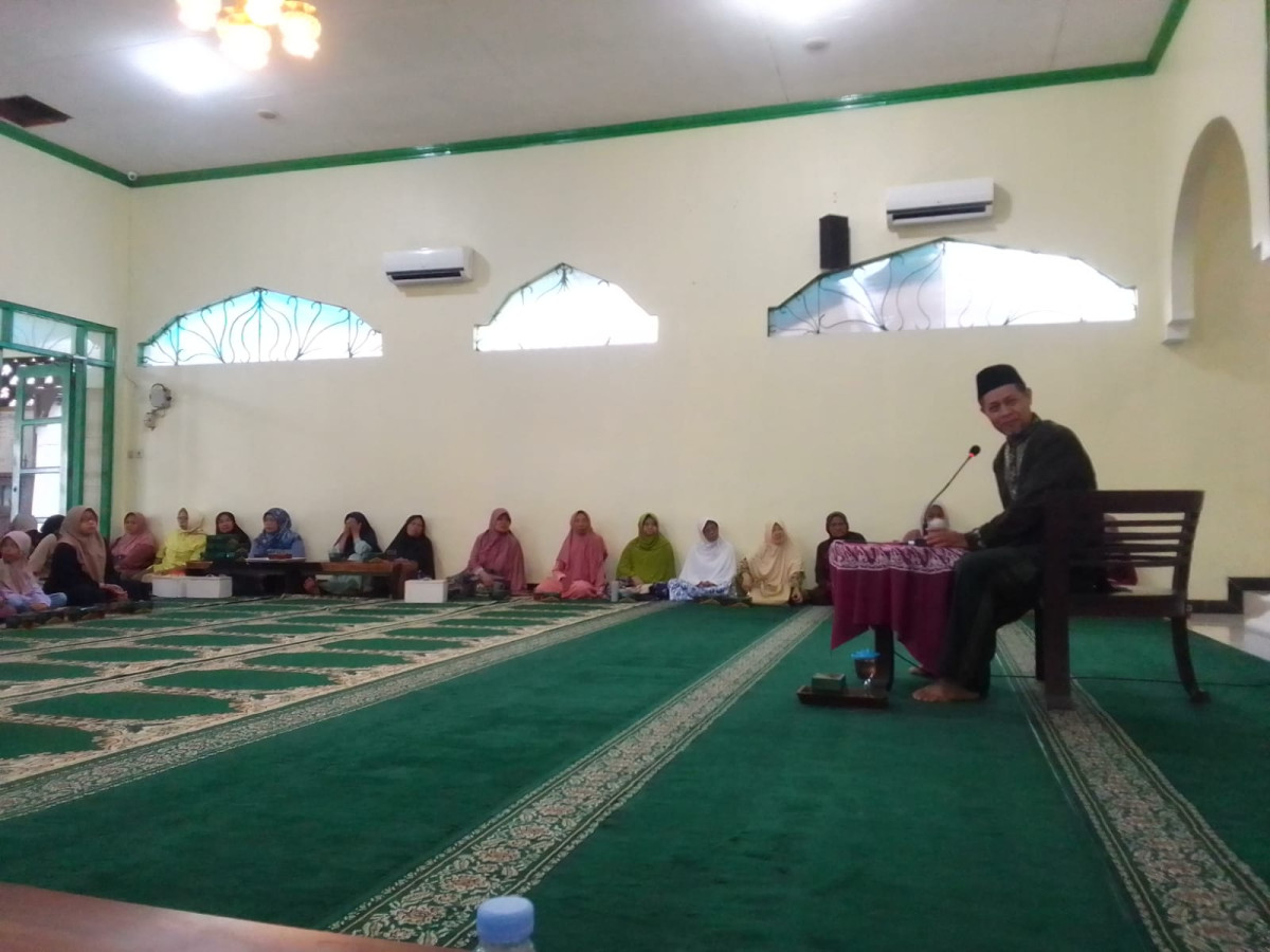 Pengajian Rutin Kajian Tafsir Al Qur"an Dusun Degolan