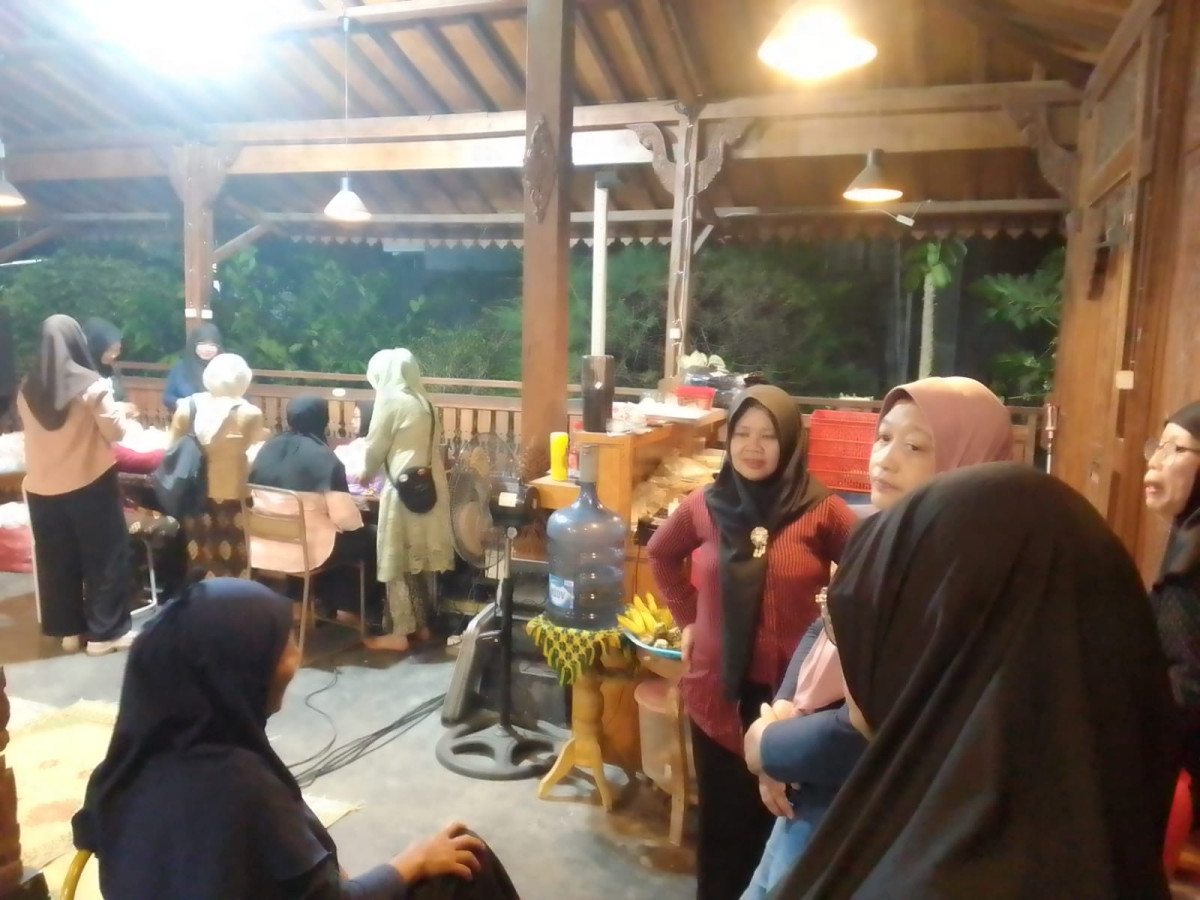 Persiapan Malam Tirakatan HUT RI Ke80 Dusun Degolan