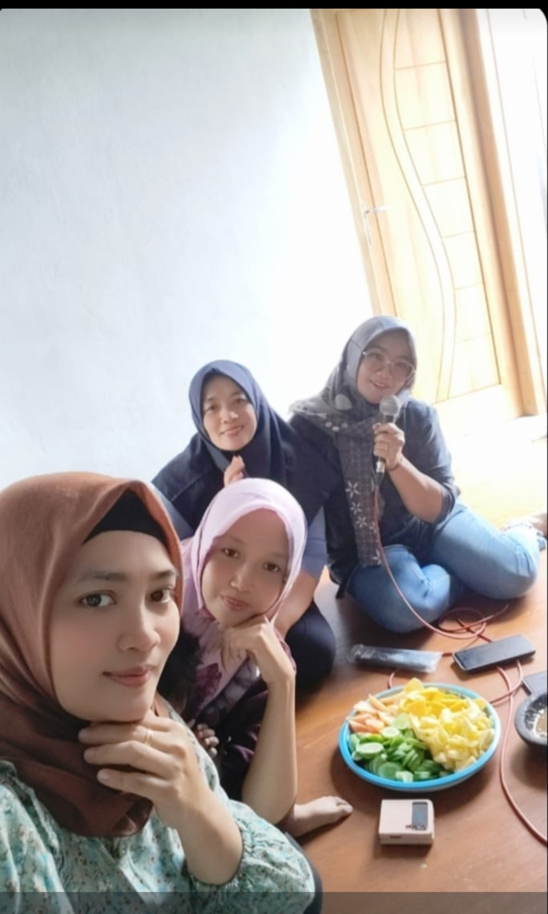 Mengisi waktu luang ibu ibu dsn meces