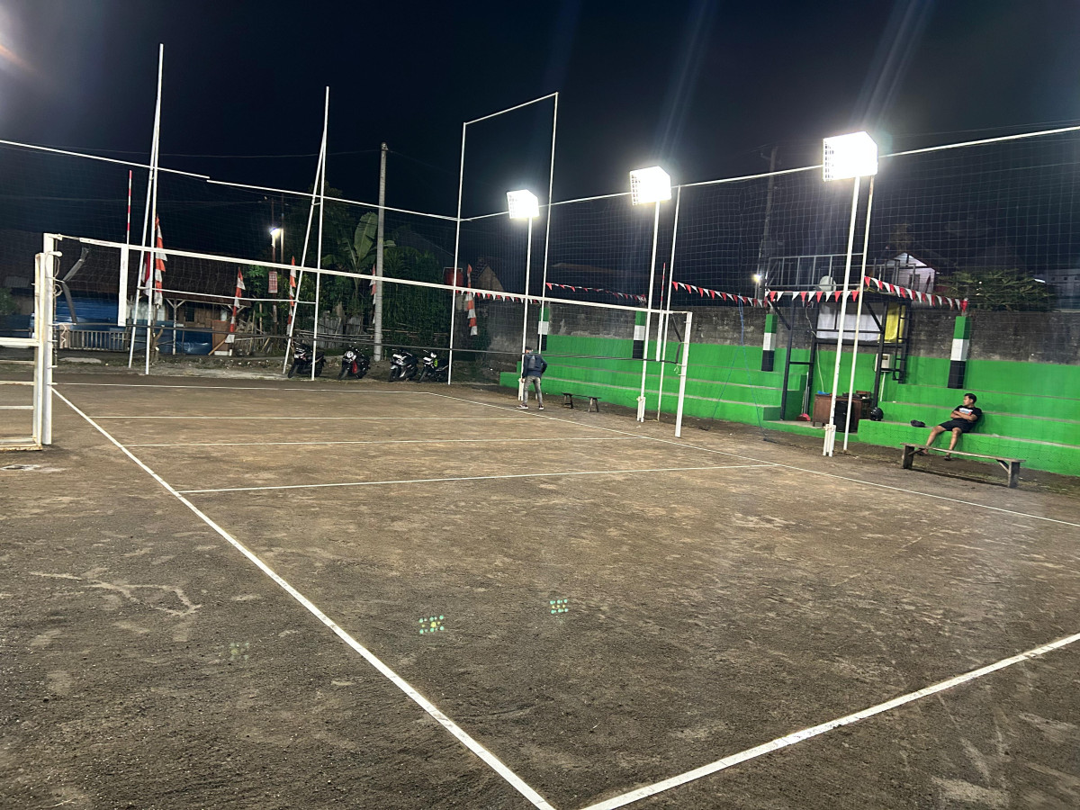 Kegiatan Latihan Volly Putri Dusun Degolan