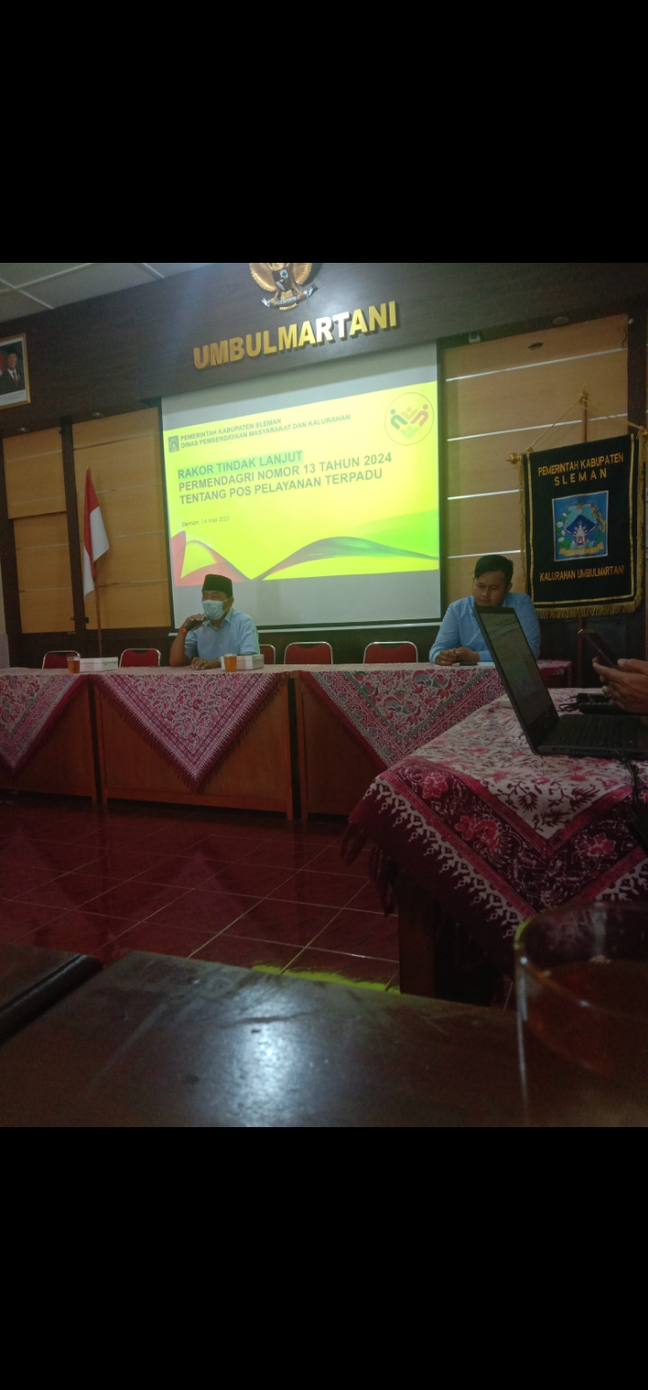 Warga medelan mengikuti rakor tentang posyandu