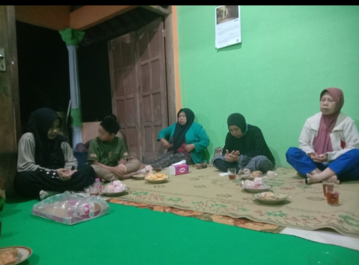 Arisan rutin trah warga medelan