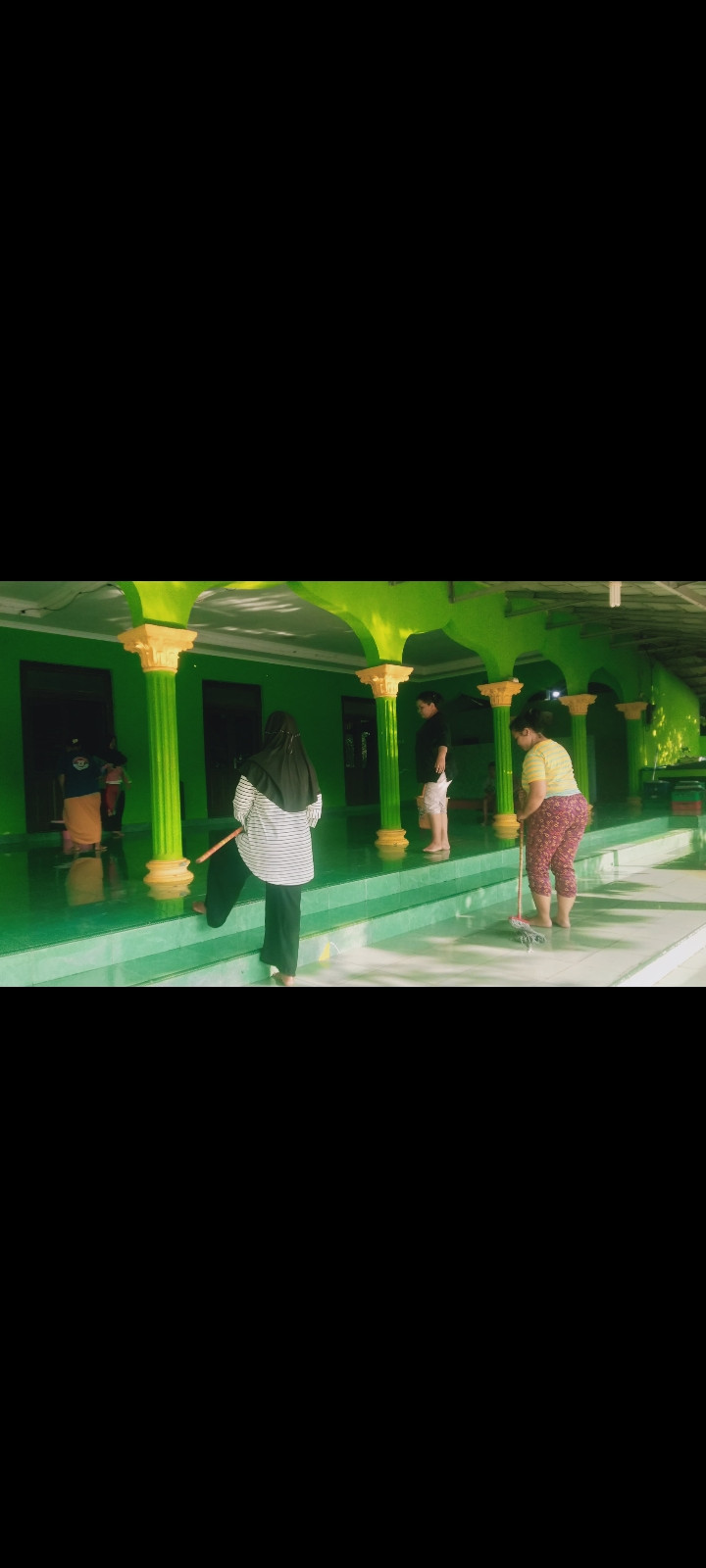 Bersih masjid sbl sholat jumat ngemplak asem