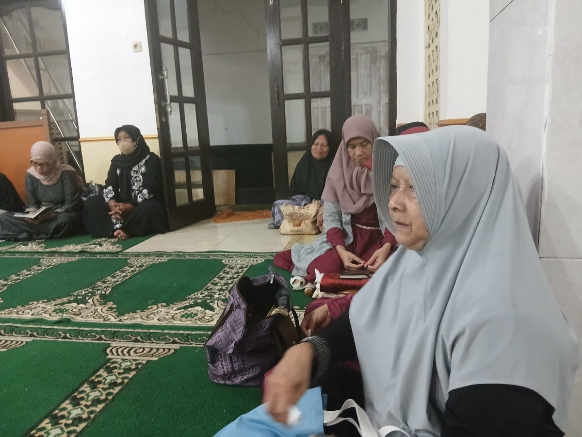 Suasana Yasinan dimusholla Al Mu'awwanah dusun Degolan