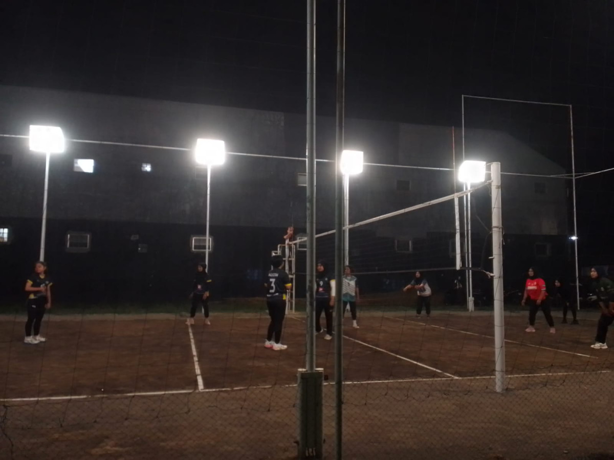 Laga Persahabatan Bola Volly Putri Dusun Degolan