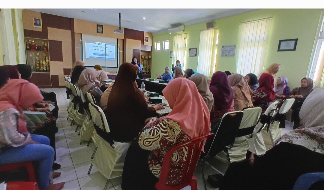 Kader sapen mengikuti pertemuan di pskms