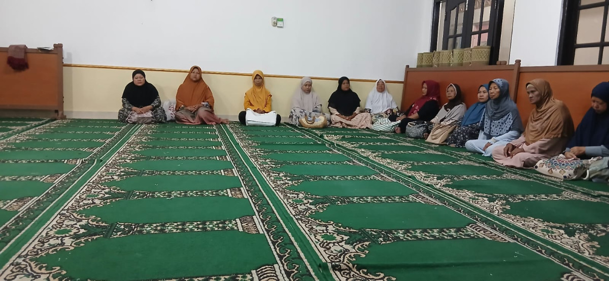 Suasana Yasinan dimusholla Al Mu'awwanah dusun Degolan