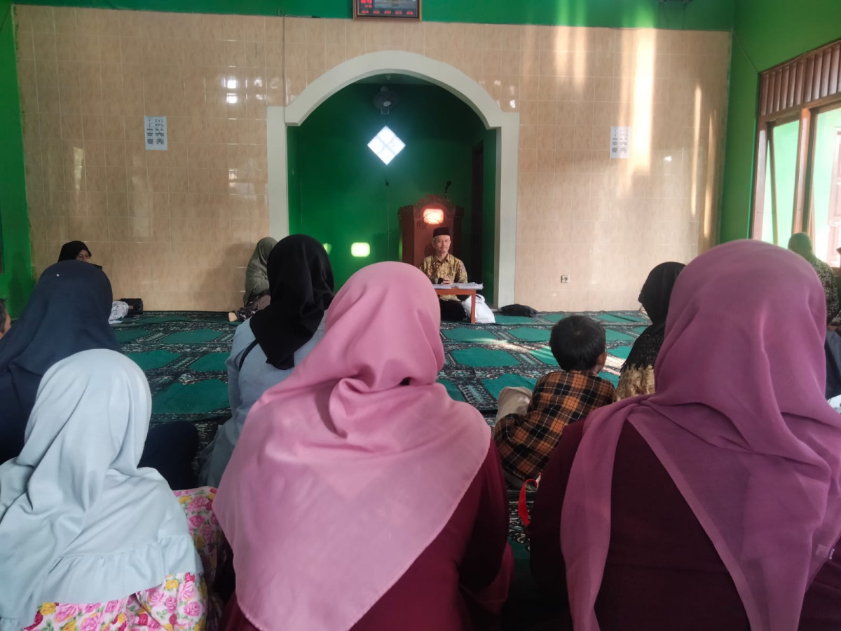 Pengajian rutin wali murid Puntuk di SDN