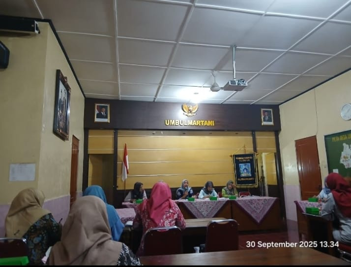 Pertemuan PKK kalurahan yg dihadirii kader PKK Puntuk