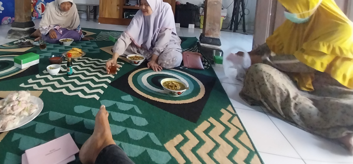 Arisan tiap tgl 6 di dsn meces