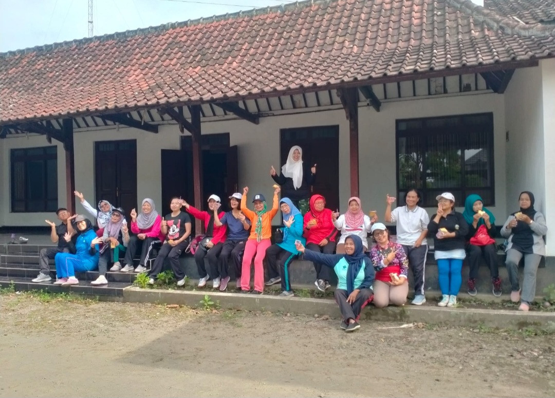 Senam lansia dr dsn meces