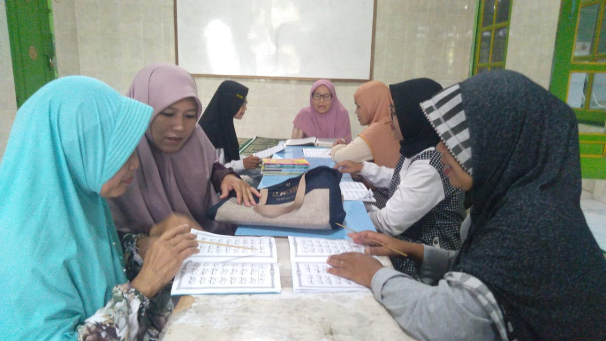 Belajar al quran di masjid di dsn meces
