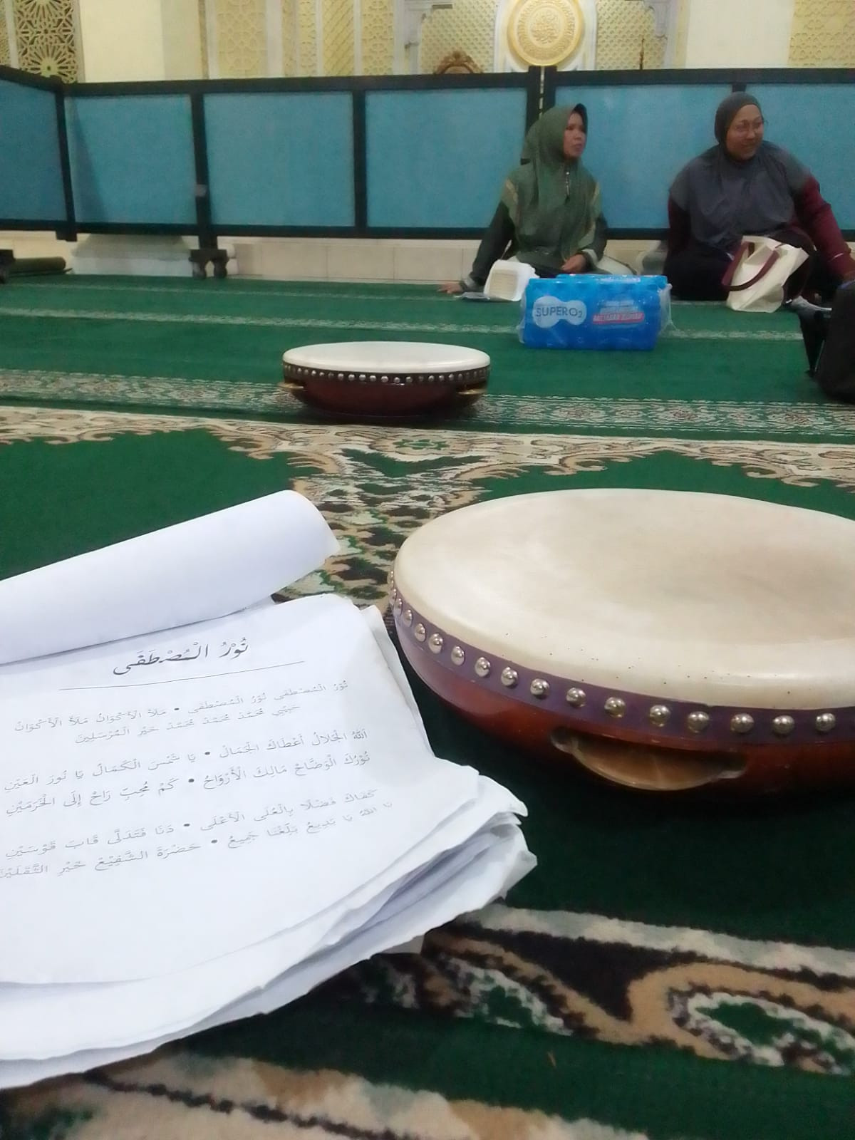 Persiapan rebana dan lirik lagu hadroh