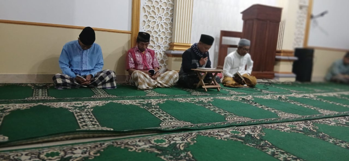 Suasana Yasinan dimusholla Al Mu'awwanah dusun Degolan