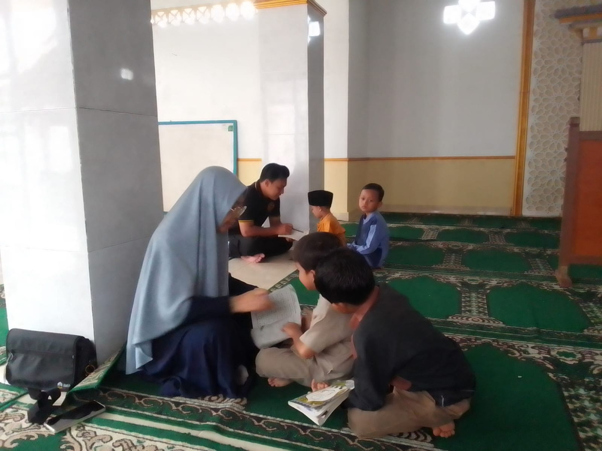 Kegiatan Rutin TPA Al Mu'awwanah Dusun Degolan