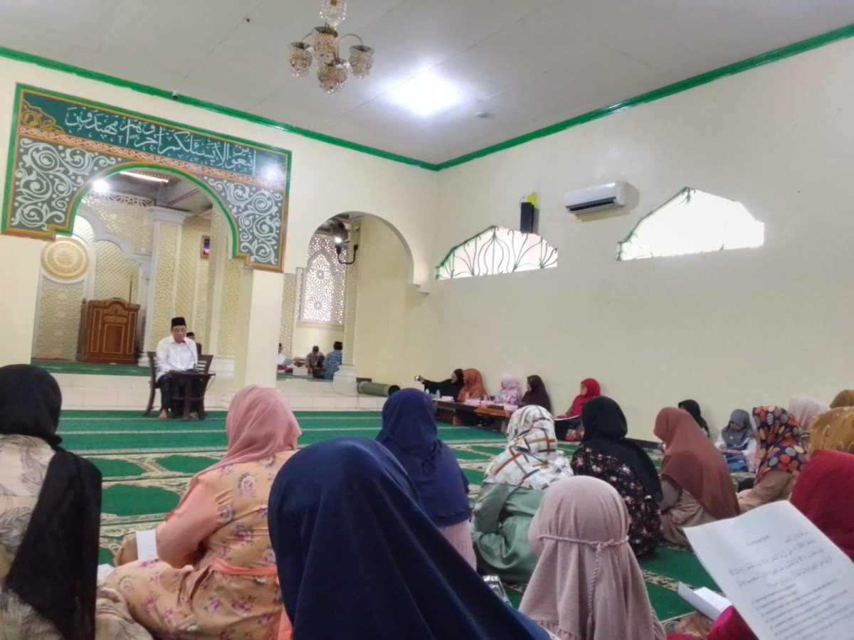 Warga Dusun Degolan Melaksanakan Pengajian Rutin Tafsir Al Qur'an