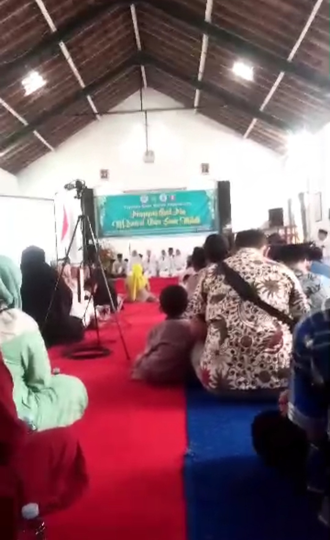 Pengajian rutin ahad pon warga meces