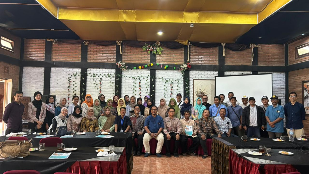 Rapat persiapan pemberian mbg dr dsn meces