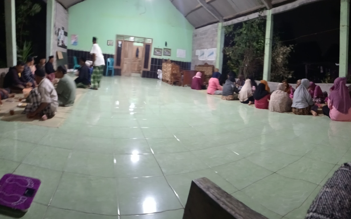 Pertemuan rutin RT 03 ,04 Dusun Tanjung