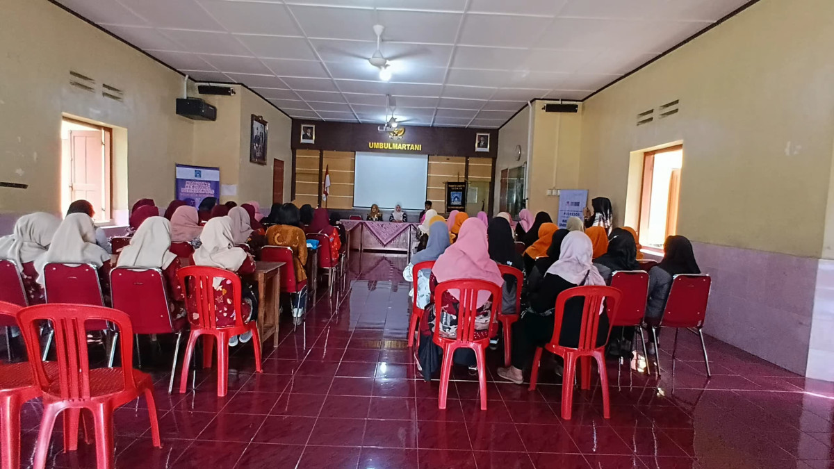 Kader cilikan mengikuti pembinaan kader posyandu ilo