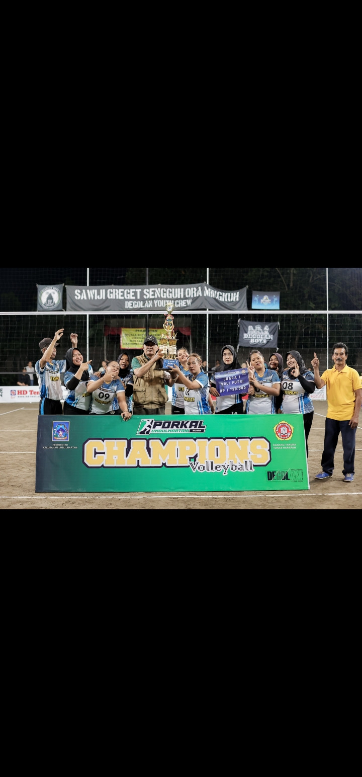 Tim volli putri Medelan Juara 1 Porkal