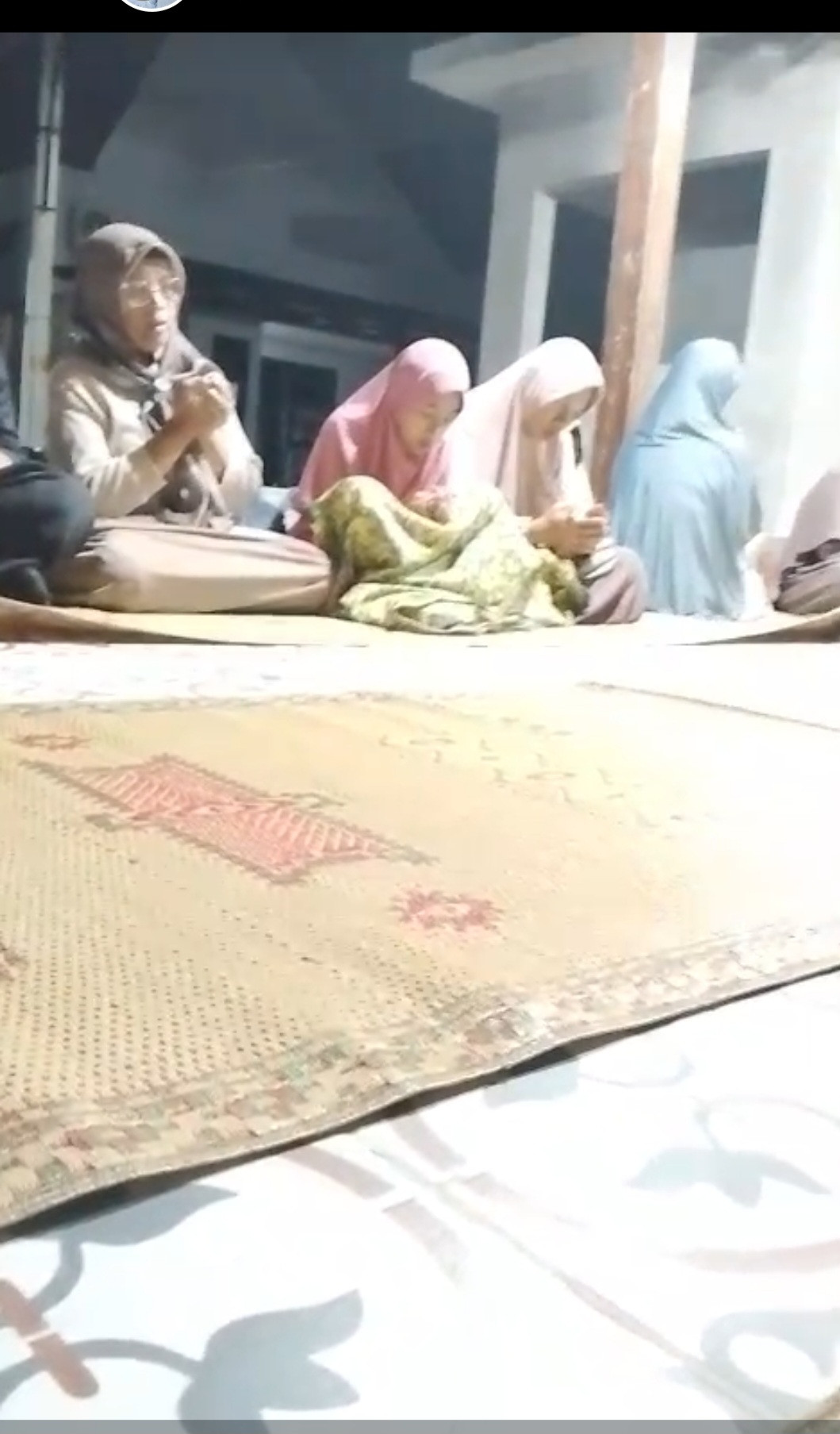 Yasinan ibu2 rt 03 dsn meced