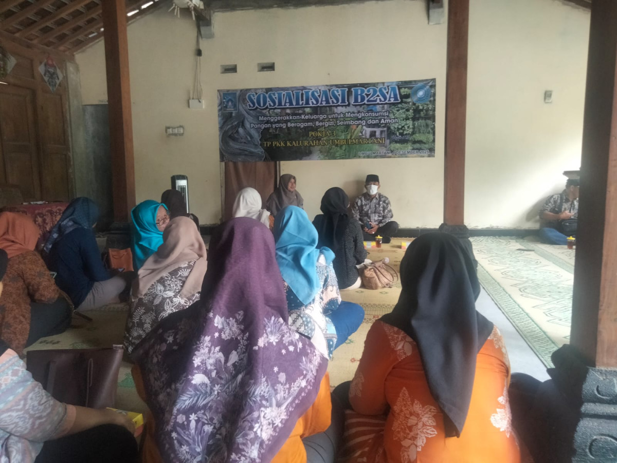 Pertemuan sosialisasi B2SA oleh Ibu Dukuh Puntuk