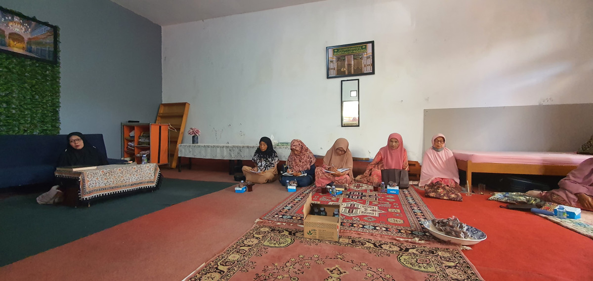 Warga cilikan mengikuti pengajian PRA