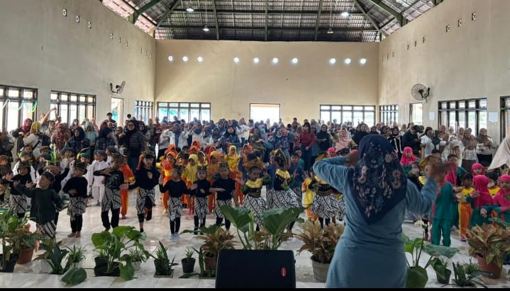 Gebyar paud di barak kalurahan yang diikuti paud dan warga dongkelsari puntuk