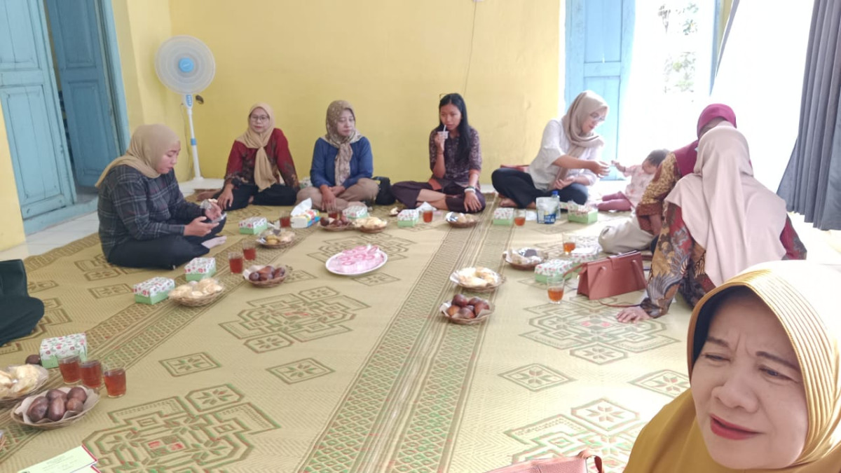 Kader cilikan mengikuti pertermuan kelompok