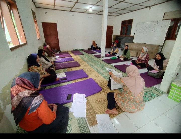 Kelas ibu hamil oleh ibu hamil ngemplak asem